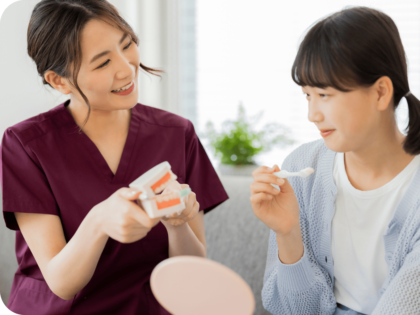 西神そうあい歯科の院長とスタッフ